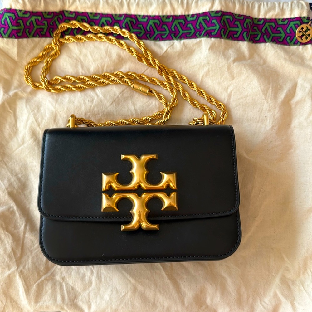 Authentic Tory burch leather purse with gold hardware